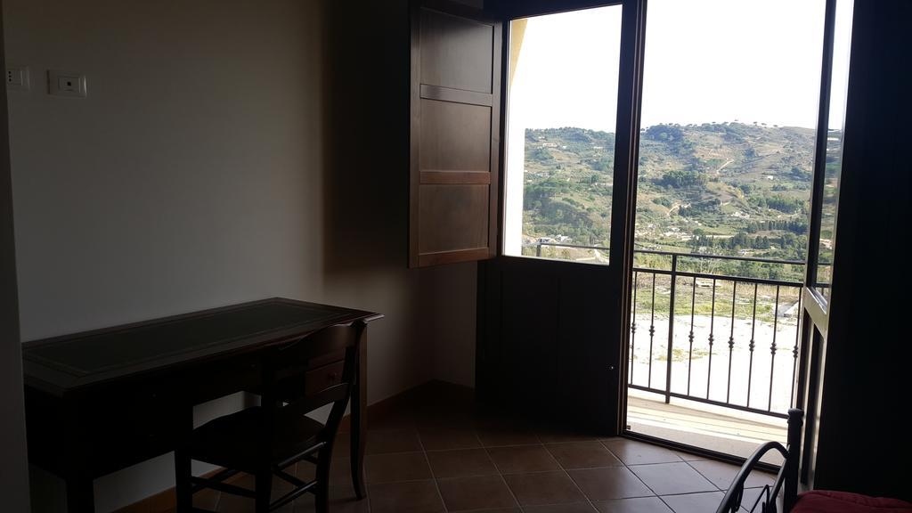 Agriturismo Gessi Calatafimi Eksteriør billede